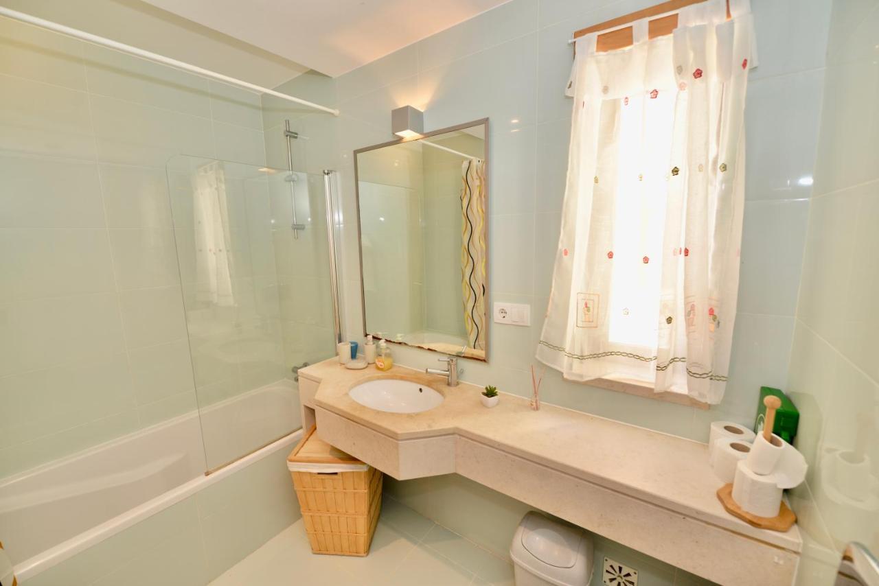 Silver - Apartment For 4 Guests 150M From Beach São Martinho do Porto Esterno foto